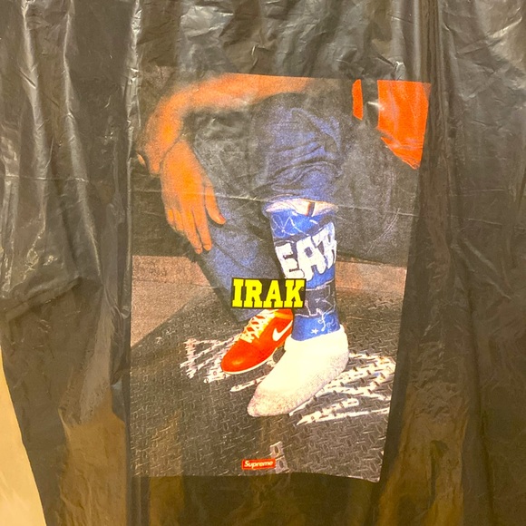 NEW - "SUPREME" Unisex "IRAK" T-Shirt Supreme box Logo center lower, Size: L - Picture 3 of 4